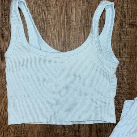 Women’s athletic set. Light blue. Size large. Bottoms are a little see through - Picture 2 of 4